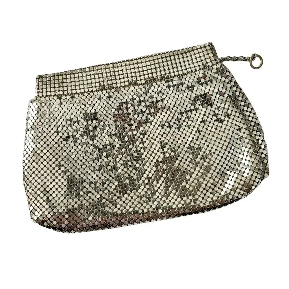Vintage 1970s Whiting & Davis Metal Mesh Clutch Silver